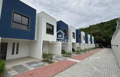 Imagem: A casa em condomínio possui 2 Dormitórios, 3 Banheiros, 1