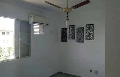 Imagem: O apartamento possui 3 Dormitórios, 1 Banheiro, 1 Vaga na garagem