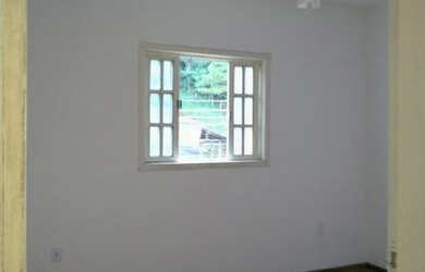 Imagem: A casa possui 2 Dormitórios, 1 Banheiro, 60m² de Área e