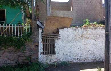 Imagem: O terreno possui 300m² de Área e está localizado em Santo