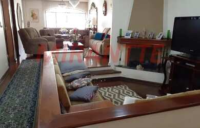 Imagem: A casa possui 3 Dormitórios, 5 Banheiros, 5 Vagas na garagem