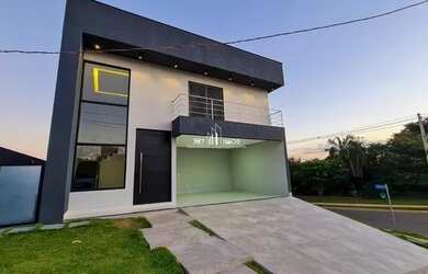 Imagem: A casa em condomínio possui 3 Dormitórios, 4 Banheiros, 4