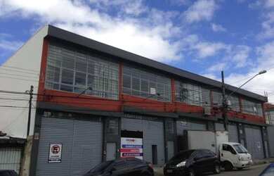 Imagem: O depósito possui 2 Vagas na garagem, 120m² de Área e está