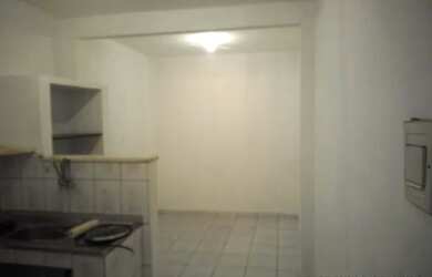 Imagem: A kitnet possui 1 Dormitório e 1 Banheiro e está localizado