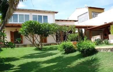 Imagem: A casa em condomínio possui 5 Dormitórios, 5 Banheiros, 5