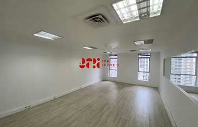 Imagem: O depósito possui 4 Vagas na garagem, 419m² de Área e está