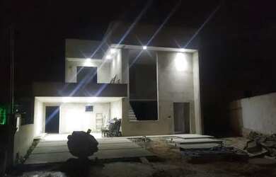 Imagem: A casa em condomínio possui 4 Dormitórios, 5 Banheiros, 3