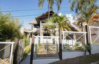 Imagem: A casa em condomínio possui 3 Dormitórios, 3 Banheiros, 2