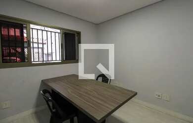 Imagem: A casa possui 5 Dormitórios, 5 Banheiros, 4 Vagas na garagem