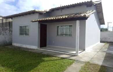 Imagem: A casa possui 2 Dormitórios, 1 Banheiro, 3 Vagas na garagem