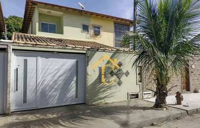 Imagem: A casa possui 2 Dormitórios, 3 Banheiros, 2 Vagas na garagem