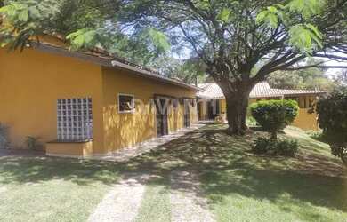 Imagem: A casa em condomínio possui 4 Dormitórios, 4 Banheiros, 2