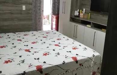 Imagem: A casa possui 2 Dormitórios, 1 Banheiro, 1 Vaga na garagem