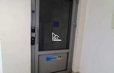 Imagem: A casa possui 2 Dormitórios, 2 Banheiros, 2 Vagas na garagem