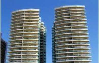 Imagem: O apartamento possui 4 Dormitórios, 2 Banheiros, 3 Vagas na