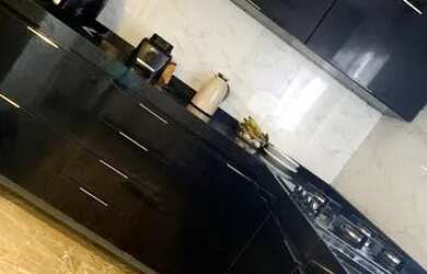 Imagem: A casa possui 2 Dormitórios, 2 Banheiros, 2 Vagas na garagem