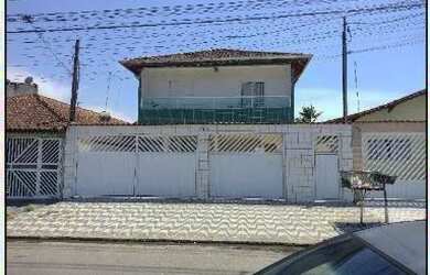 Imagem: A casa possui 2 Dormitórios, 1 Banheiro, 1 Vaga na garagem