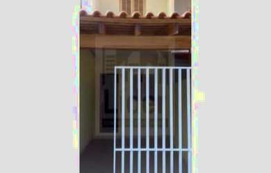 Imagem: A casa possui 2 Dormitórios, 1 Banheiro, 1 Vaga na garagem