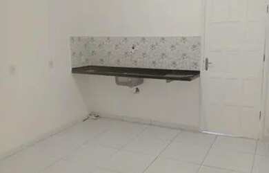 Imagem: A casa possui 1 Dormitório, 1 Banheiro e está localizado