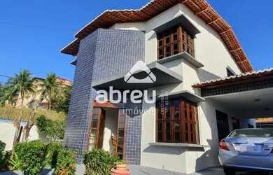 Imagem: A casa possui 5 Dormitórios, 5 Banheiros, 3 Vagas na garagem