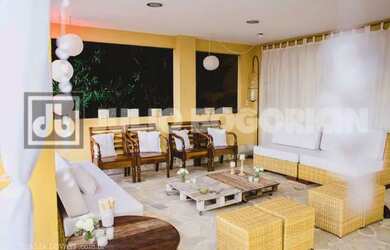 Imagem: A casa em condomínio possui 5 Dormitórios, 5 Banheiros, 3