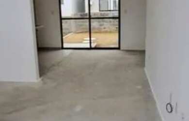 Imagem 3: Vendo casa sendo 2/4 e uma suíte no condomínio Fendi