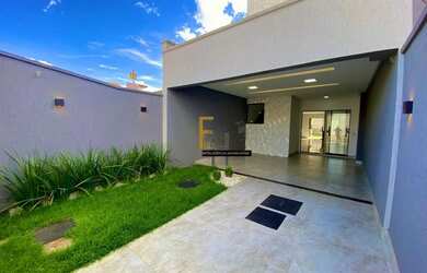 Imagem: A casa possui 3 Dormitórios, 4 Banheiros, 2 Vagas na garagem