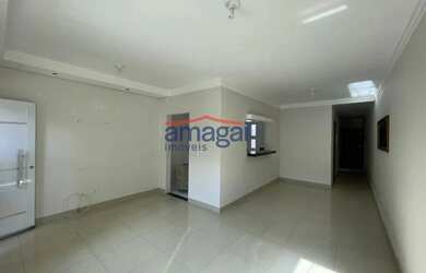 Imagem: A casa possui 3 Dormitórios, 2 Banheiros, 1 Vaga na garagem