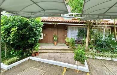 Imagem: A casa em condomínio possui 2 Dormitórios, 2 Banheiros, 1