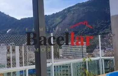 Imagem: O apartamento na cobertura possui 3 Dormitórios, 2 Banheiros