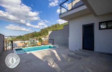 Imagem 3: VENDA - Sobrado com 3 Suítes e com piscina no bairro Velha em Blumenau