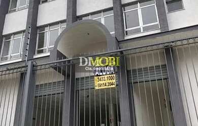 Imagem: O depósito para alugar possui 3 Vagas na garagem, 762m² de