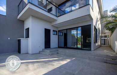 Imagem 8: VENDA - Sobrado com 3 Suítes e com piscina no bairro Velha em Blumenau