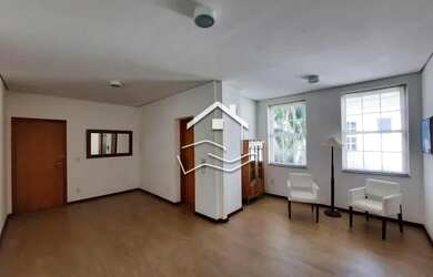 Imagem: O apartamento possui 1 Dormitório, 1 Banheiro, 1 Vaga na garagem