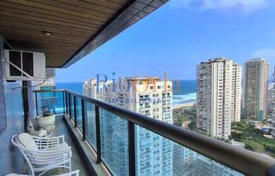 Imagem: O apartamento possui 4 Dormitórios, 4 Banheiros, 2 Vagas na