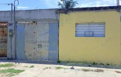 Imagem: A casa possui 2 Dormitórios, 1 Banheiro, 1 Vaga na garagem