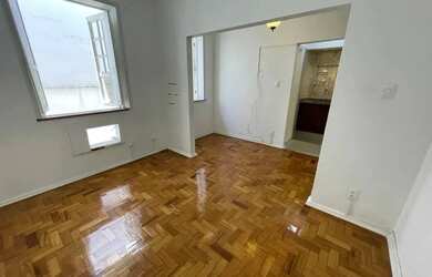 Imagem: O apartamento possui 1 Dormitório, 1 Banheiro, 28m² de Área