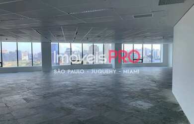 Imagem: O depósito possui 5 Vagas na garagem, 738m² de Área e está