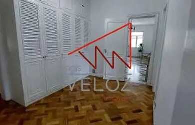 Imagem: O apartamento possui 4 Dormitórios, 3 Banheiros, 2 Vagas na