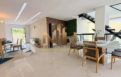 Imagem: A casa possui 5 Dormitórios, 5 Banheiros, 4 Vagas na garagem