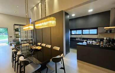 Imagem: A casa em condomínio possui 3 Dormitórios, 4 Banheiros, 4