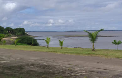 Imagem: O terreno possui 180m² de Área e está localizado em Chapéu