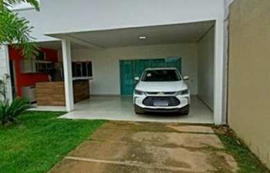 Imagem: A casa possui 3 Dormitórios, 3 Banheiros, 5 Vagas na garagem