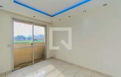 Imagem: O apartamento possui 3 Dormitórios, 1 Banheiro, 1 Vaga na garagem