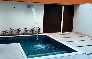 Imagem: A casa em condomínio possui 5 Dormitórios, 5 Banheiros, 2