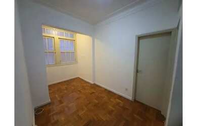 Imagem: O apartamento possui 1 Dormitório, 1 Banheiro e 40m² de Área