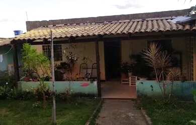 Imagem: A casa em condomínio possui 3 Dormitórios, 4 Banheiros, 400m²