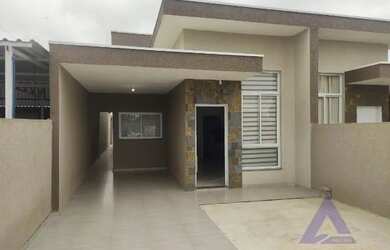 Imagem: A casa possui 3 Dormitórios, 2 Banheiros, 2 Vagas na garagem