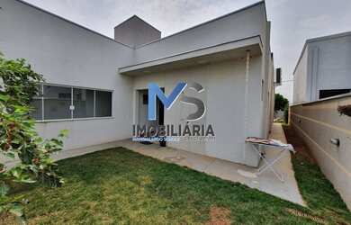 Imagem 7: Casa Padrão. Churrasqueira, Área de serviço, 241m² de Áreae1 Vaga...