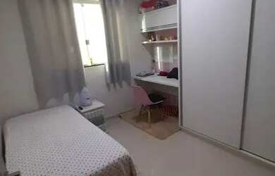 Imagem: A casa possui 3 Dormitórios, 2 Banheiros, 2 Vagas na garagem